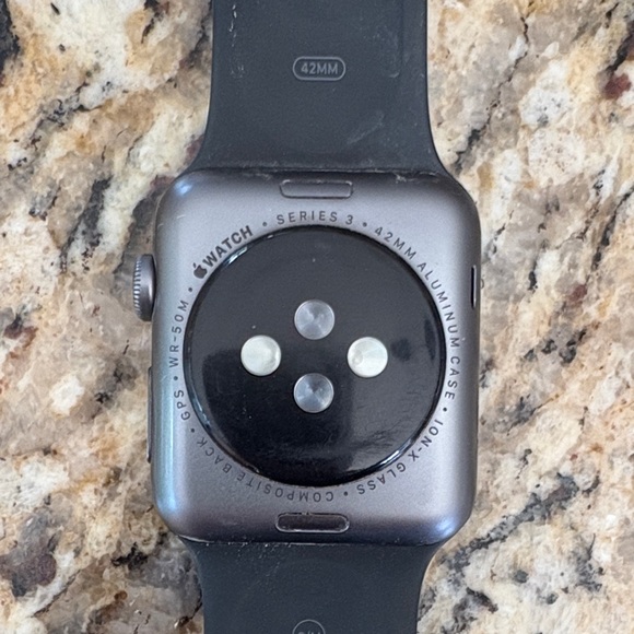 Apple Watch Series 3 42mm - Picture 2 of 6